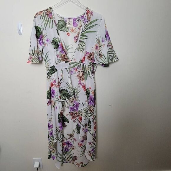 HAUTE PROJECT White and Purple Floral Tropical Print Peplum Button Front Duster - Picture 1 of 4